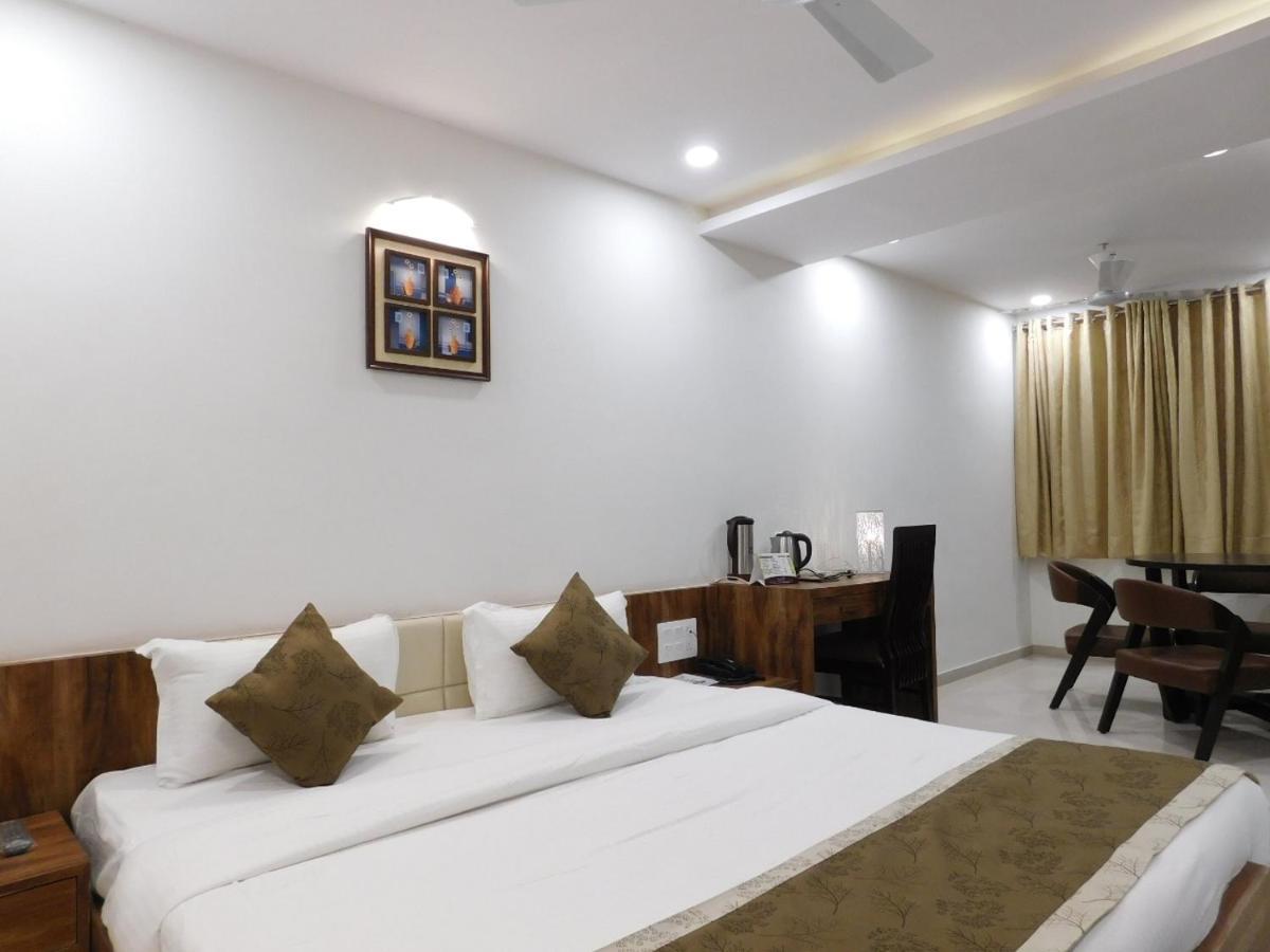 Hotel Shiva Club And Resort Mundra ภายนอก รูปภาพ